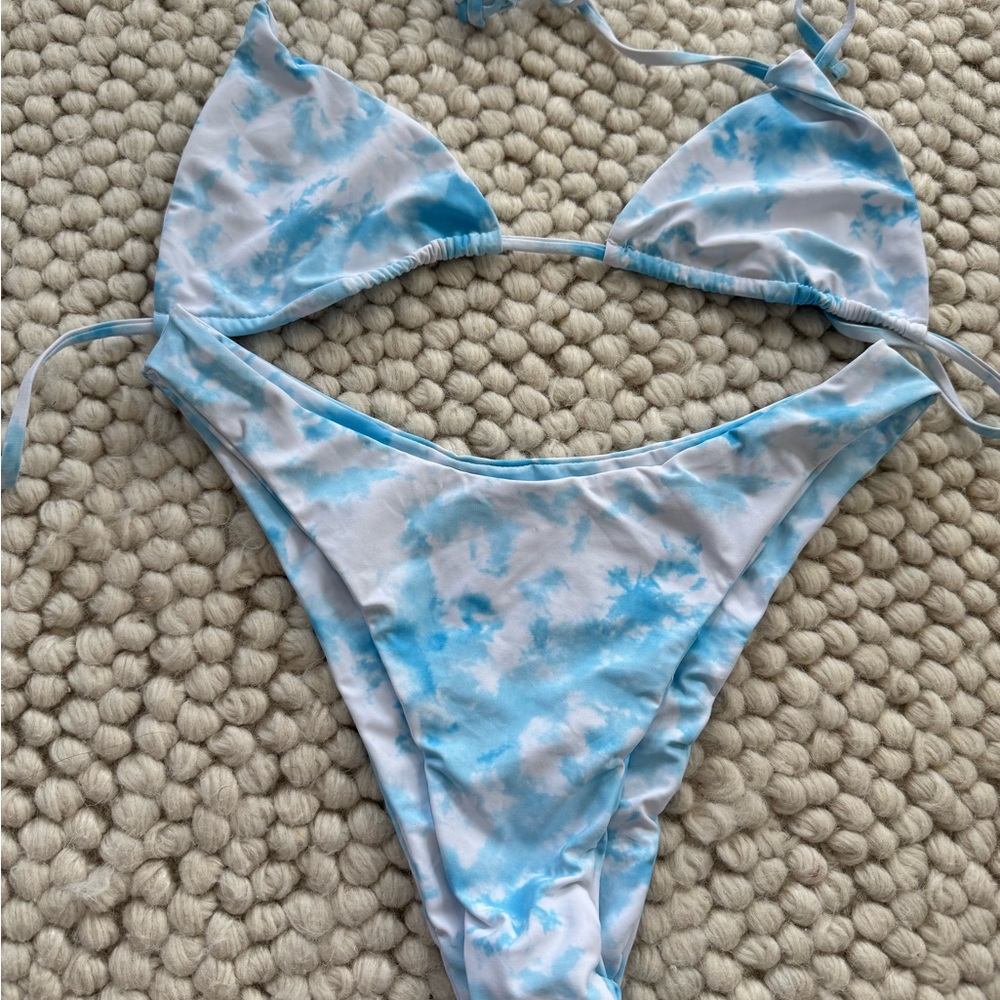 SHEIN Blue Tie-Dye Bikini Set - Picture 2 of 5
